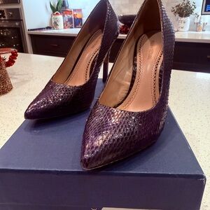 💜🪻Pour La Victoire Camrin Plum Snakeskin Pumps | Size 6.5 | Pointed Toe Heels